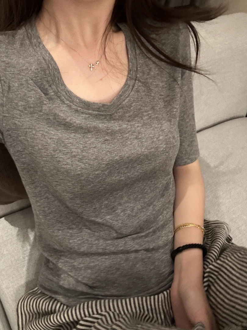 FZ  气质灰 绵软U领五分袖T恤