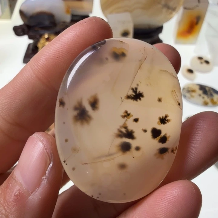 玛瑙/玉髓未镶嵌珠宝半成品