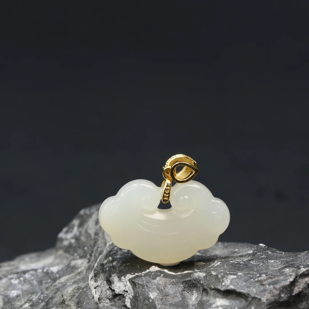 1和田玉一级白吊坠/500212保利厦门拍卖