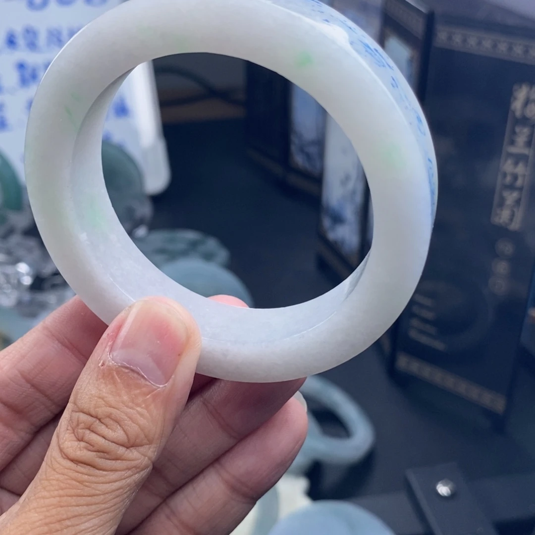 未镶嵌翡翠手镯定制翡翠