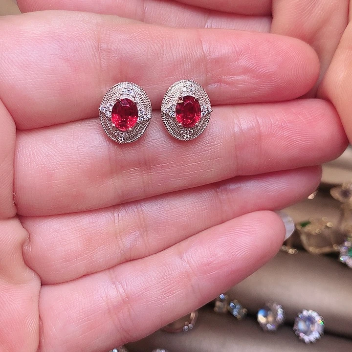 蓝宝石耳饰银S925镶嵌可****?