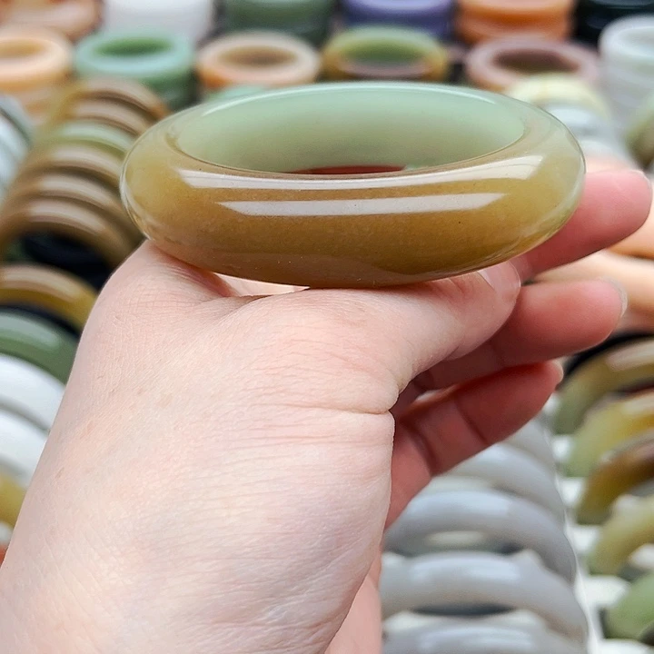 未镶嵌手镯（圆镯）石英质玉