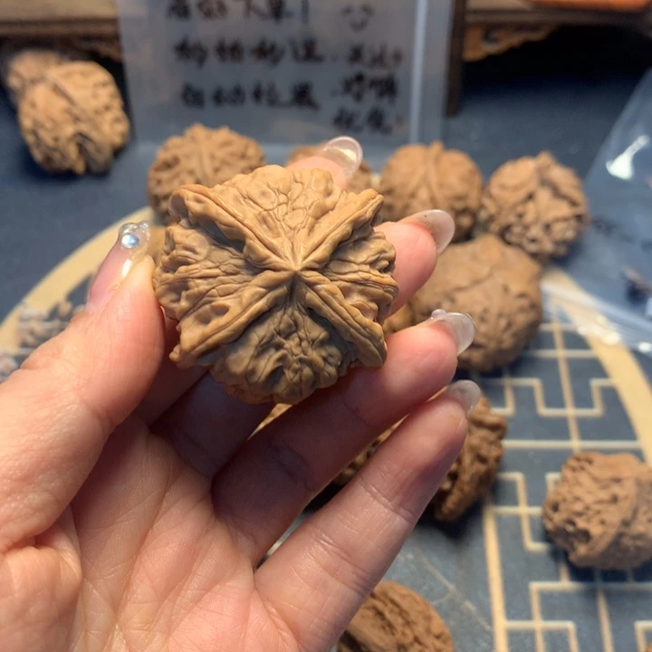 潇***叔文玩核桃把件核桃