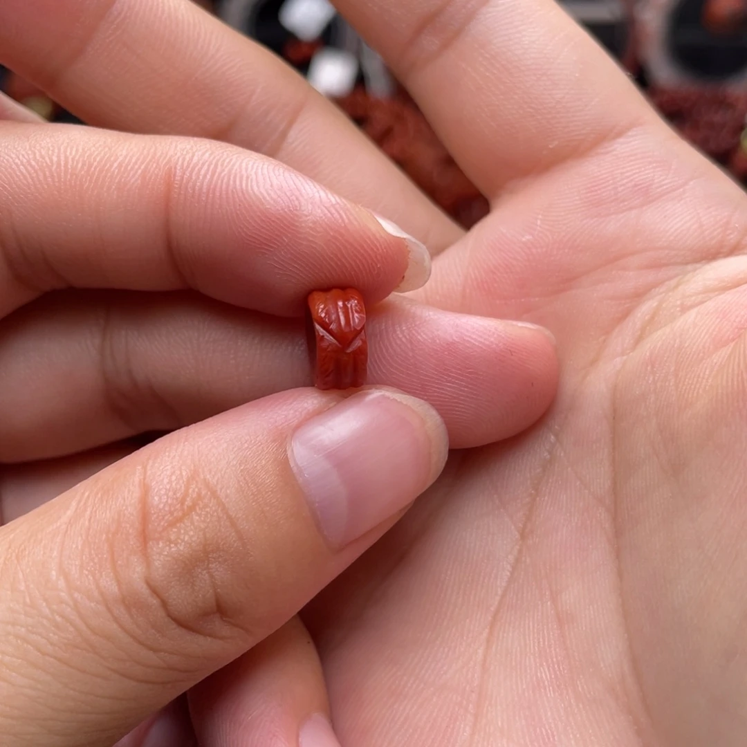 南红玛瑙未镶嵌羽毛扣10mm