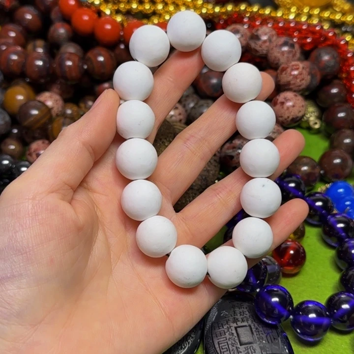 红***石手串手串手串手串