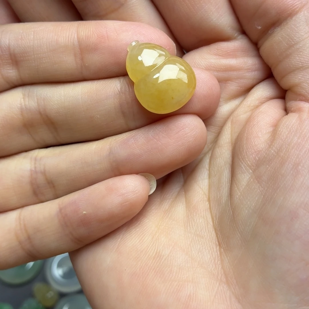 翡翠未镶嵌颈饰黄翡葫芦