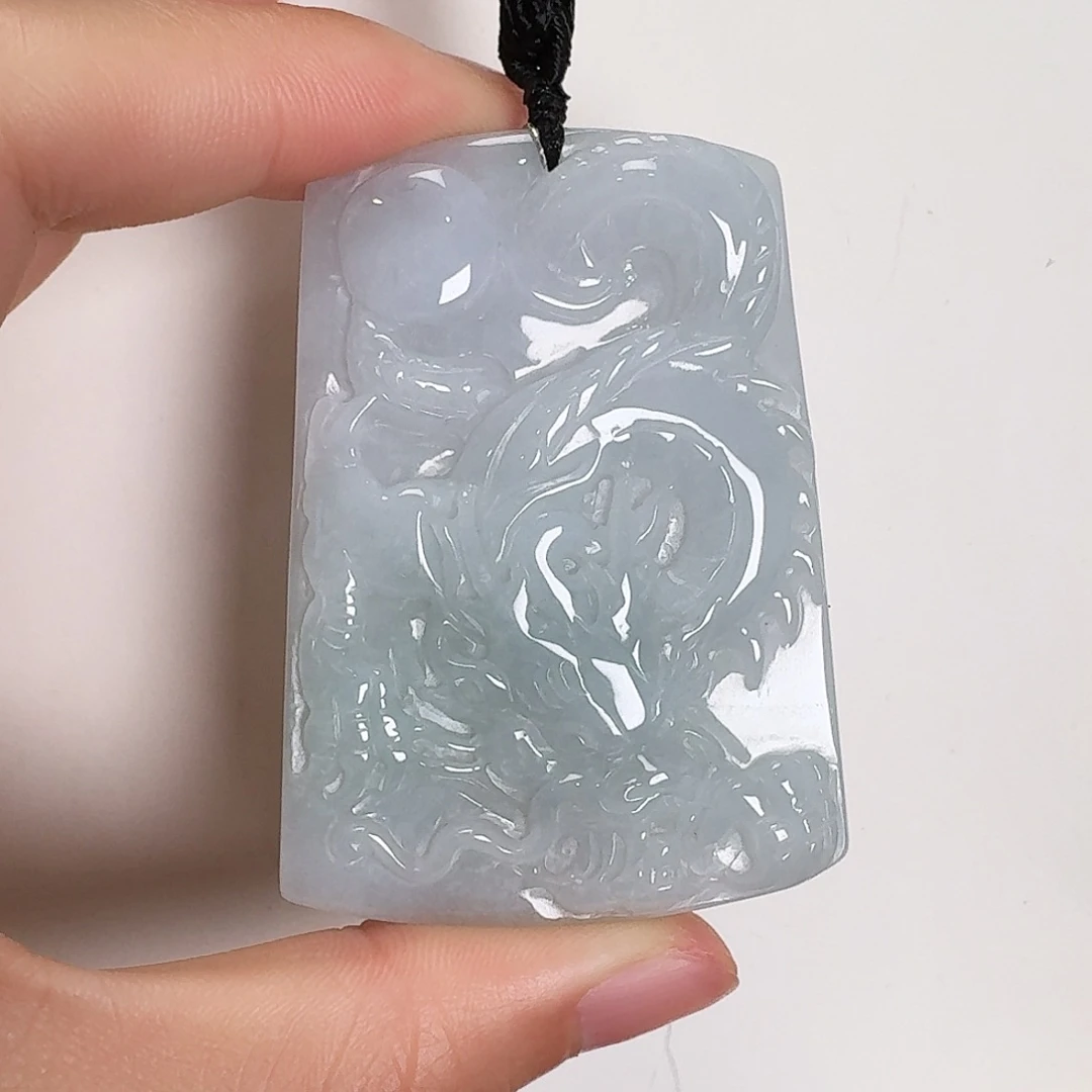 翡翠颈饰未镶嵌龙牌