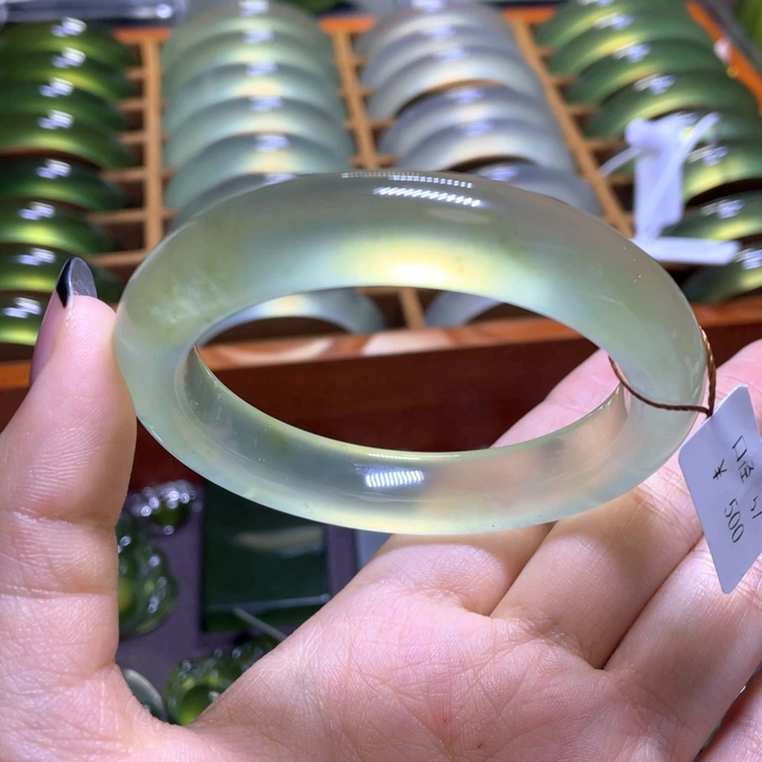 未镶嵌岫玉手镯56