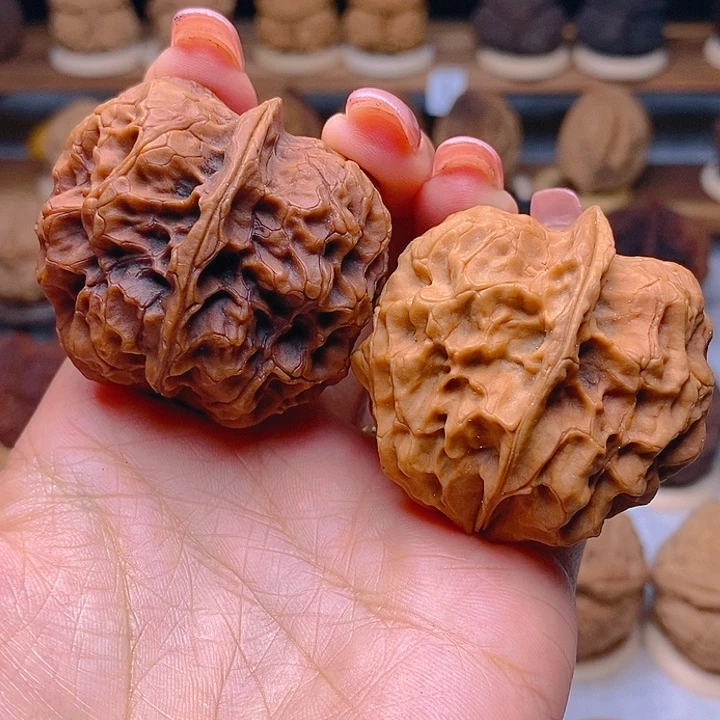 桃核把件七彩皇冠44mm