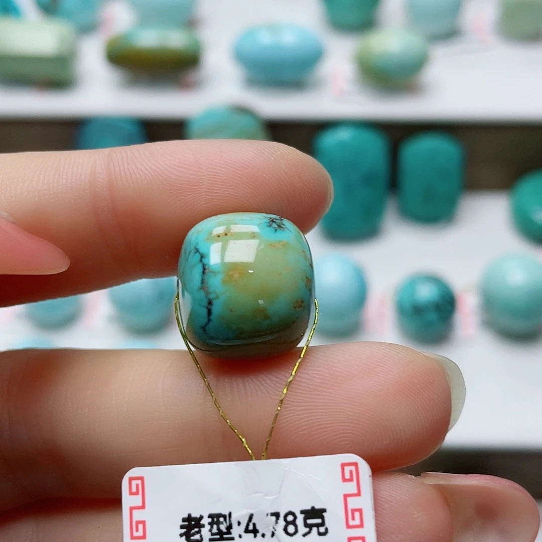 阿***蛮绿松石未镶嵌珠宝奇石