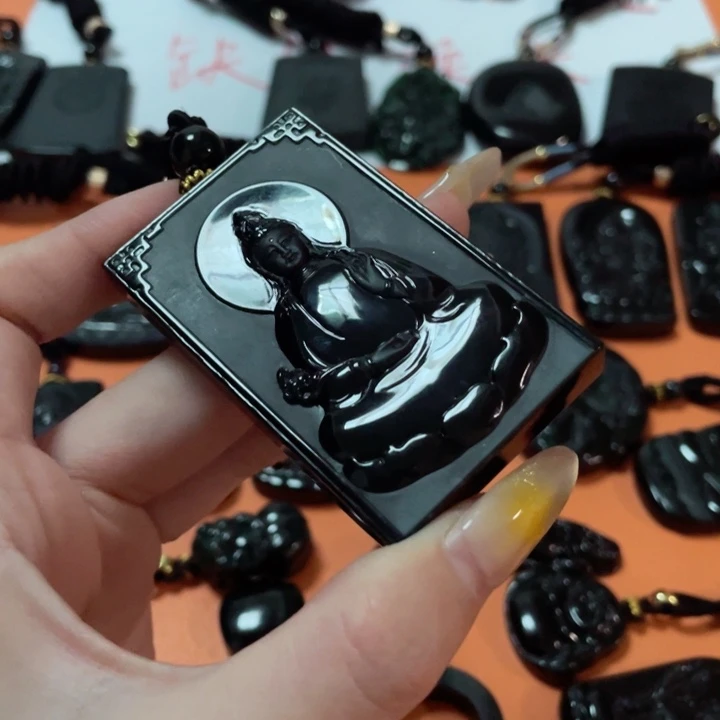 翡翠颈饰未镶嵌朝*