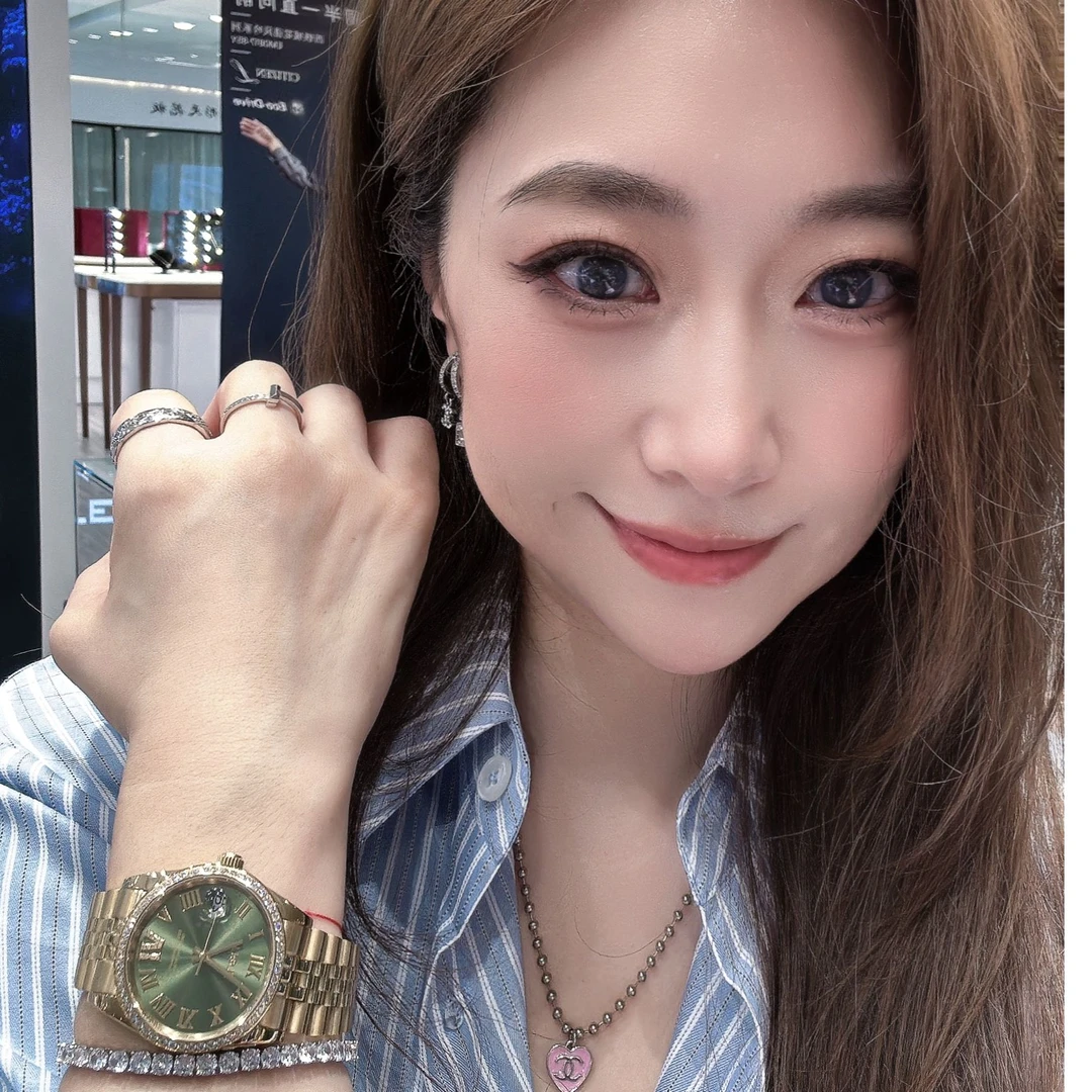 Eloli日志型系列复古镶钻钢圈轻奢高级感商务小金表石英女腕表