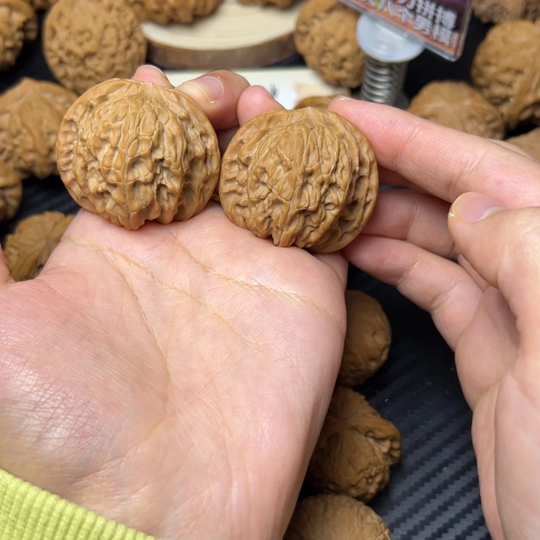 吊坠文玩核桃山地磨红皮40+