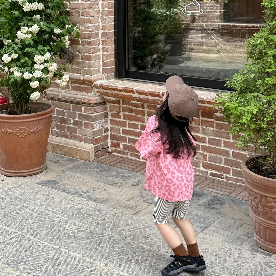 小思家女童2025夏季韩版休闲个性豹纹短袖T恤条纹骑行短裤套装