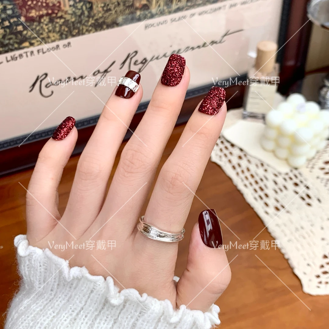 VeryMeet穿戴甲新年红拼色砂糖粉带钻名媛气质风短方甲美甲L143