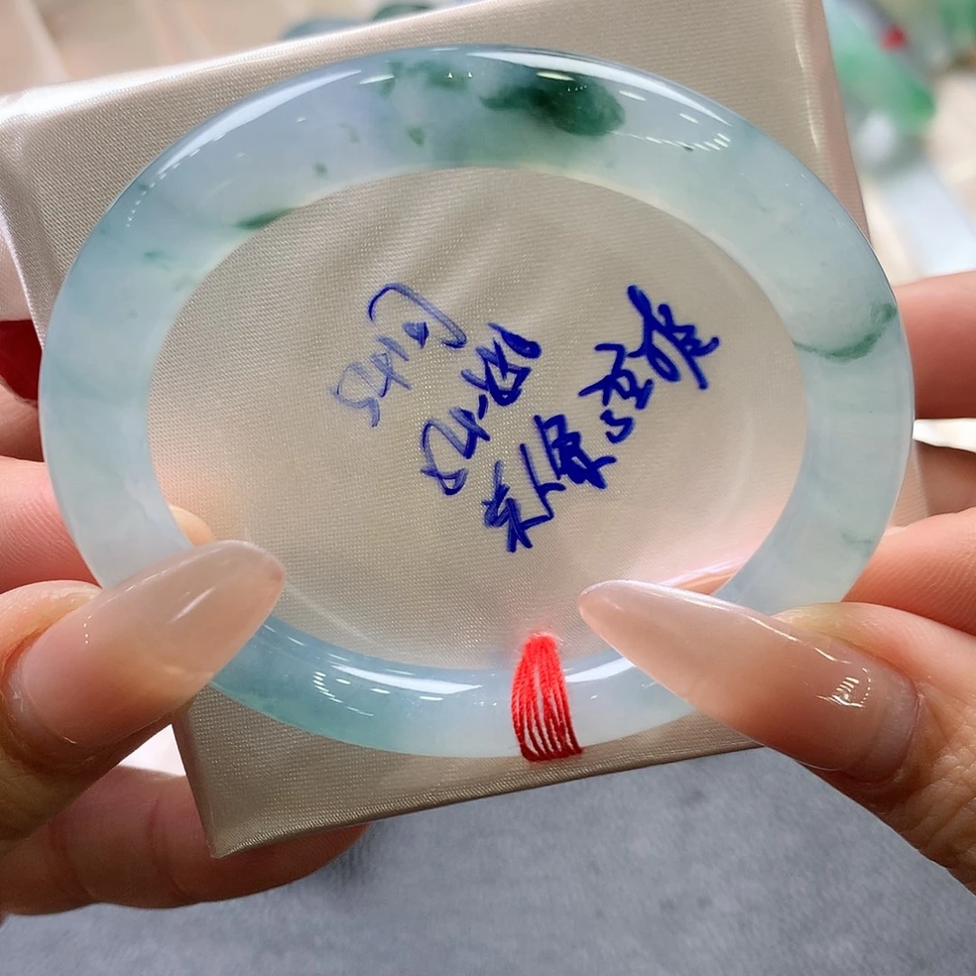 翡翠未镶嵌手镯54圆大漏