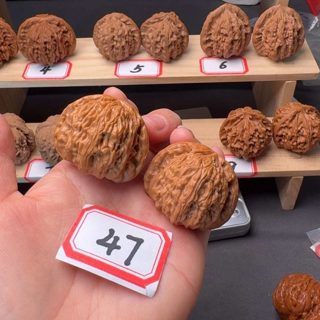 高***高文玩核桃把件白狮子41尺