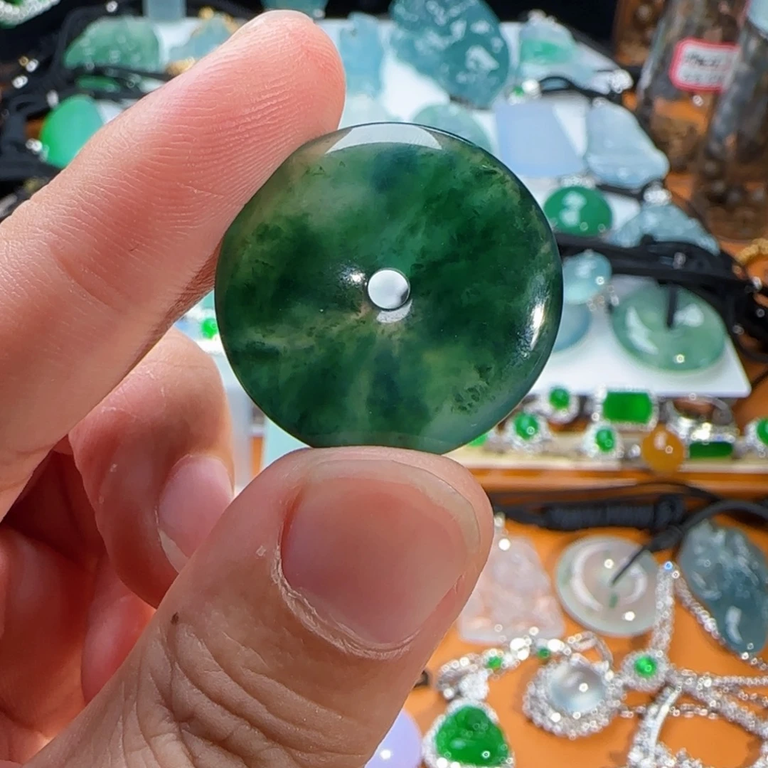 翡翠未镶嵌颈饰飘花平安扣