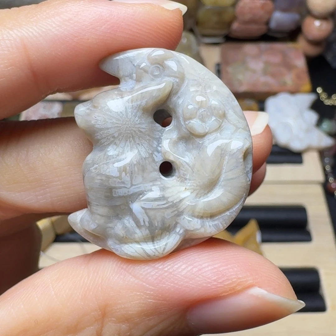 硅化玉未镶嵌灰色大花
