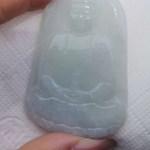 翡翠颈饰未镶嵌天然的A货翡翠