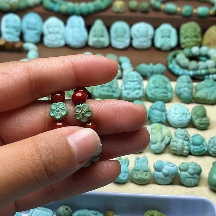 绿松石未镶嵌颈饰