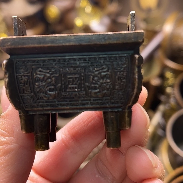 铜23445889656897679778967