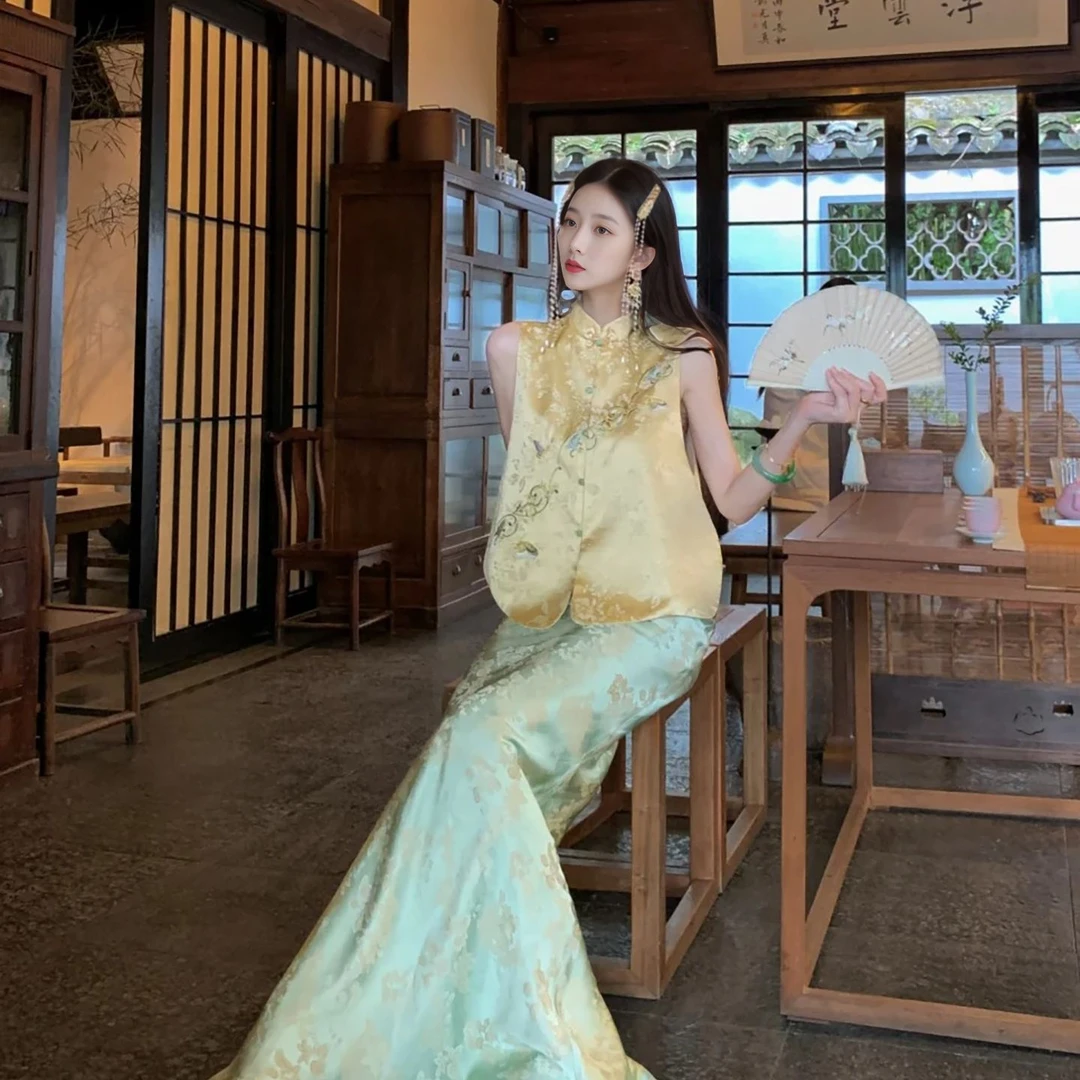 现货国潮新款刺绣立领盘扣马甲提花改良鱼尾半裙装新中式复古套装