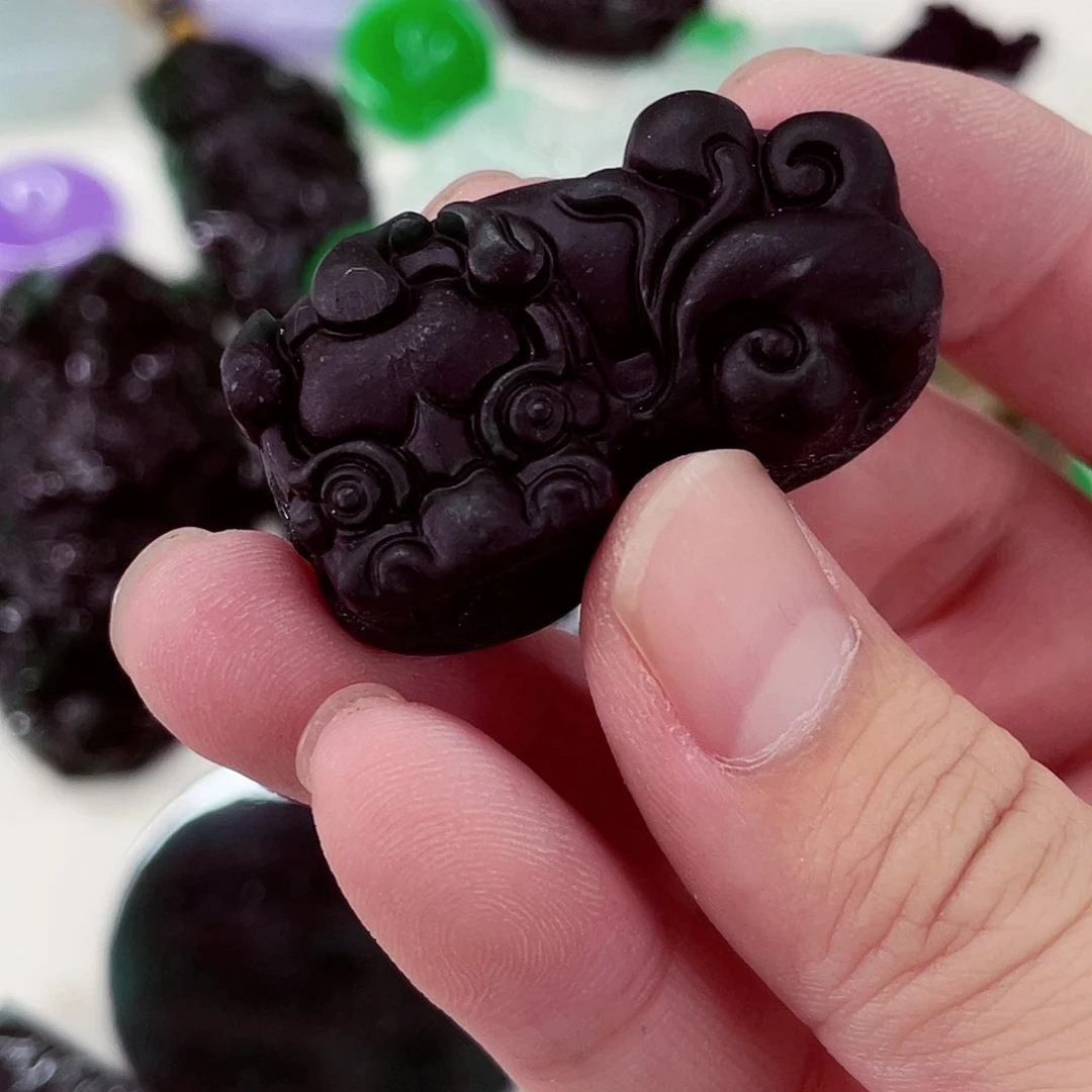 翡翠未镶嵌颈饰先鉴后发一物一证