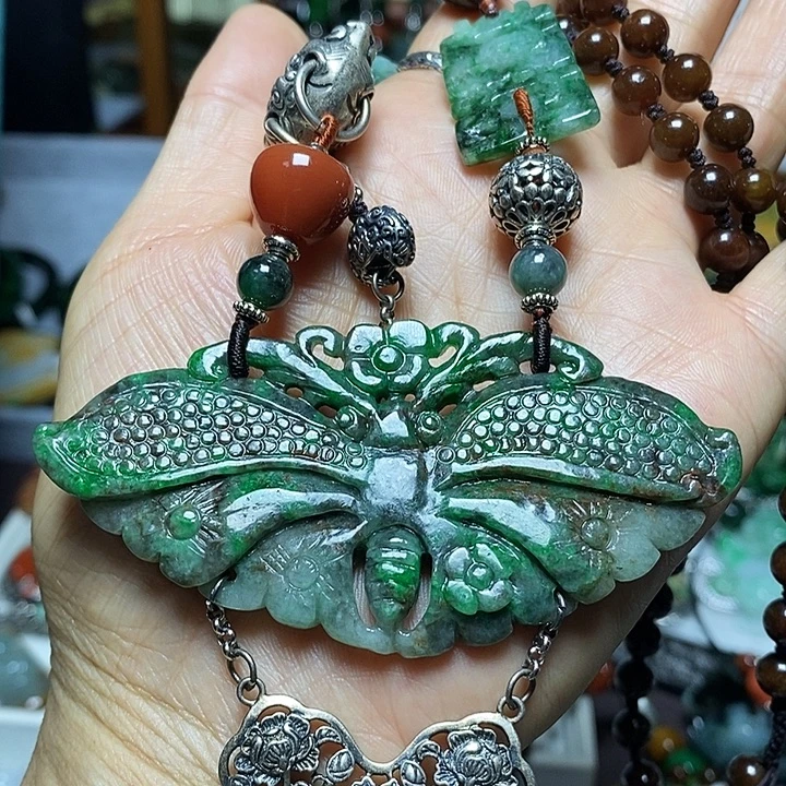 忆***n翡翠未镶嵌吊坠(赠链)