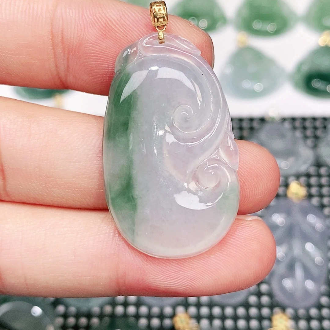 翡翠18K金镶嵌颈饰