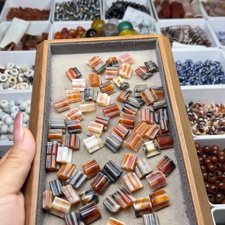 琉璃非金属2.8随机一颗