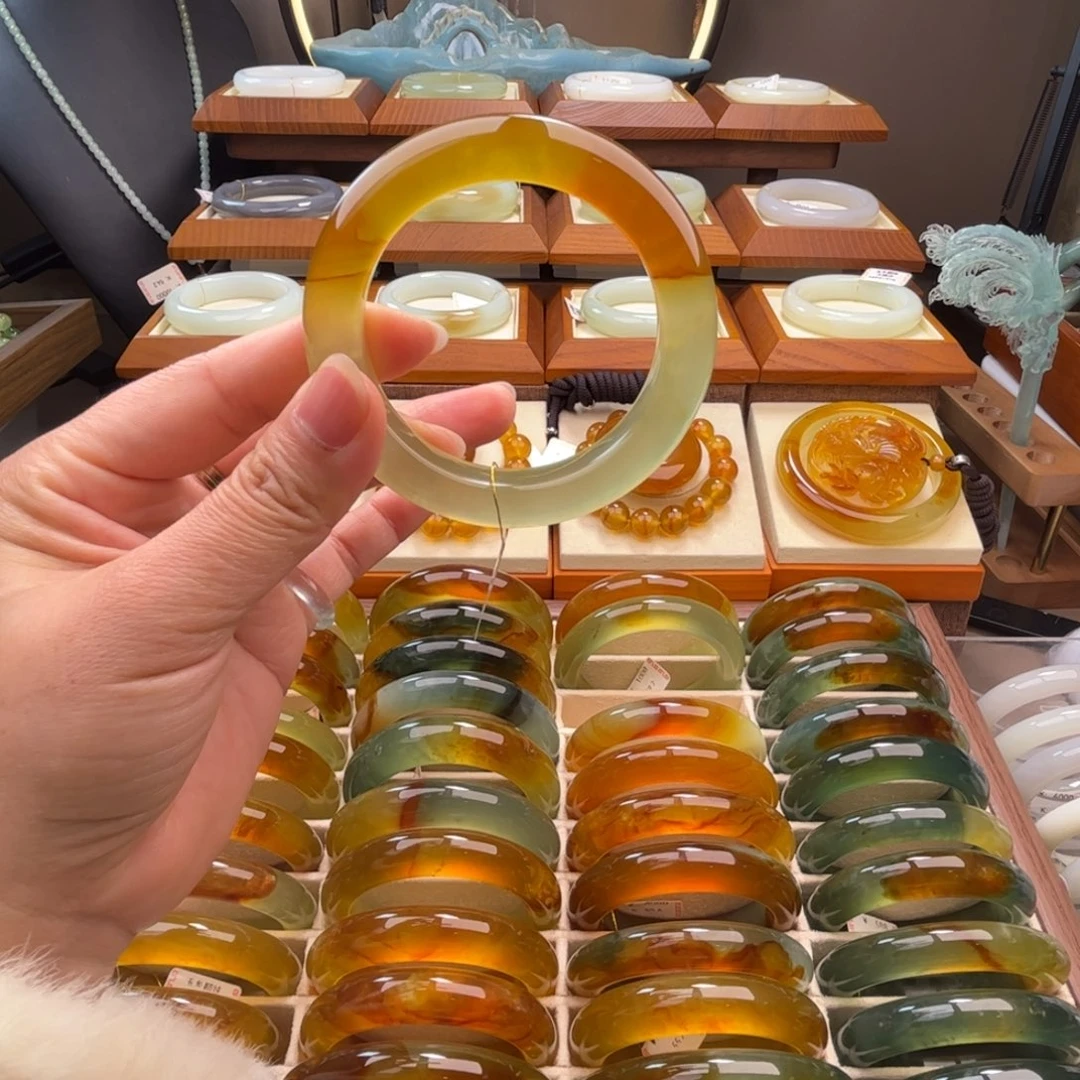 蛇纹石玉未镶嵌手镯56