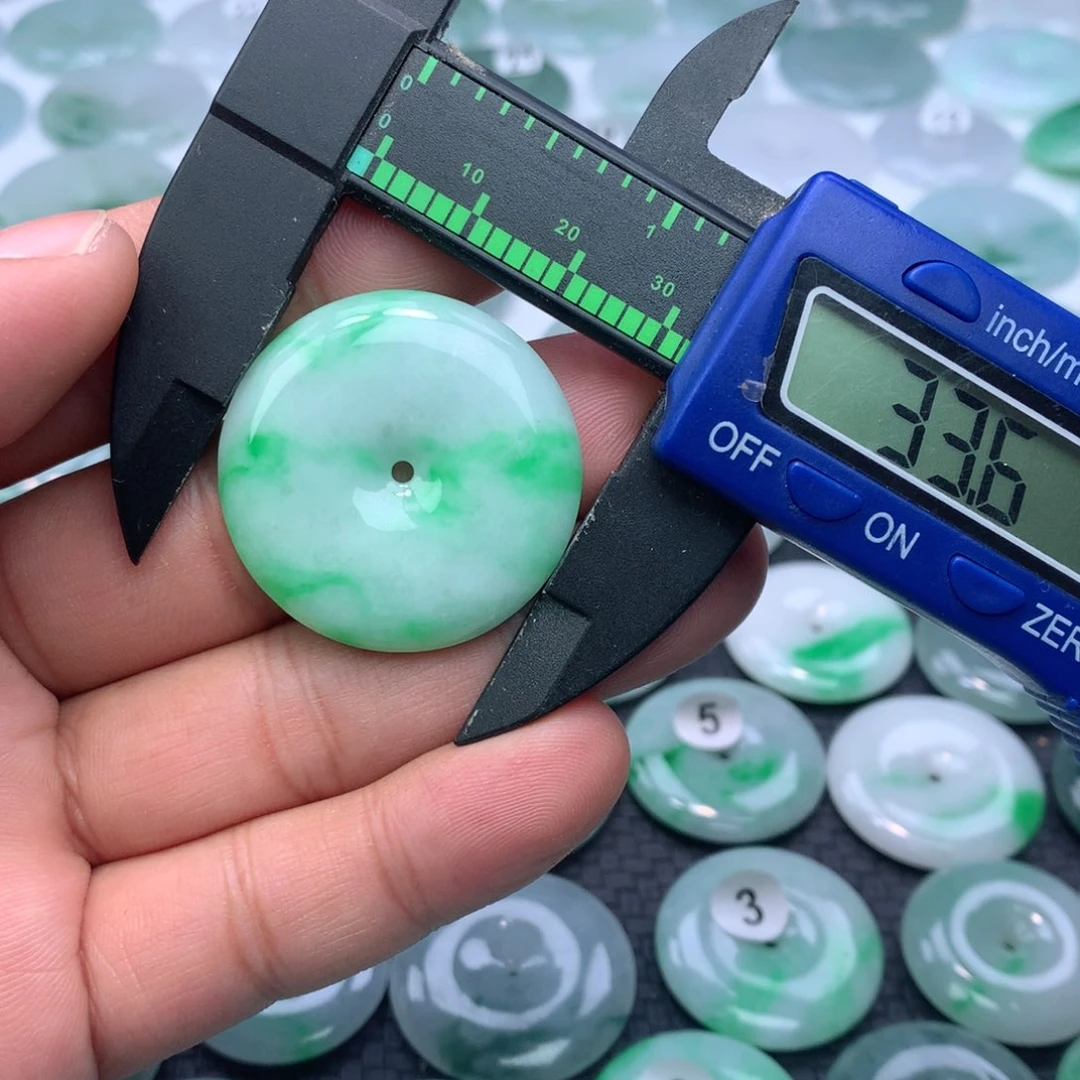 翡翠颈饰未镶嵌缅甸天然A货翡翠