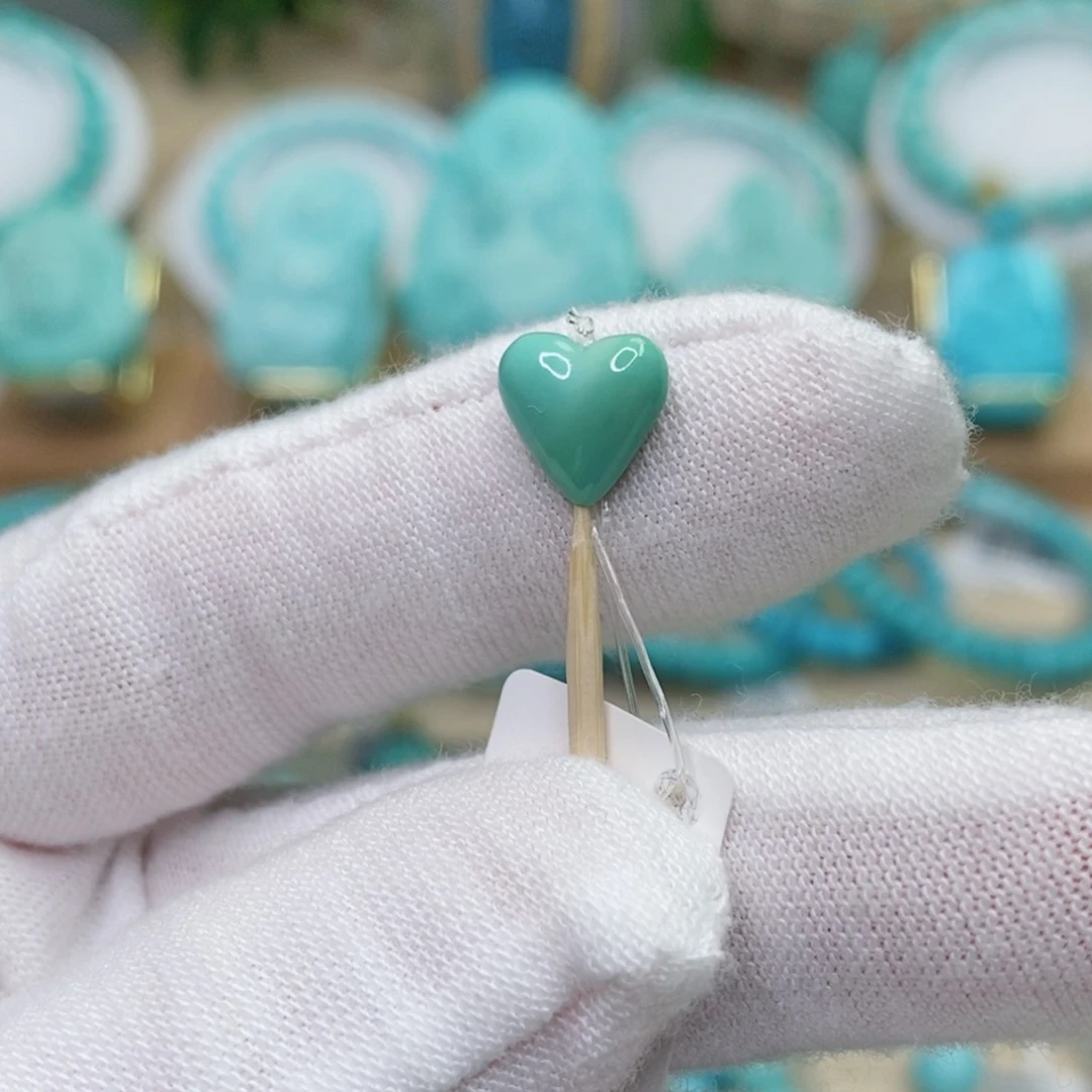 未镶嵌绿松石珠宝奇石