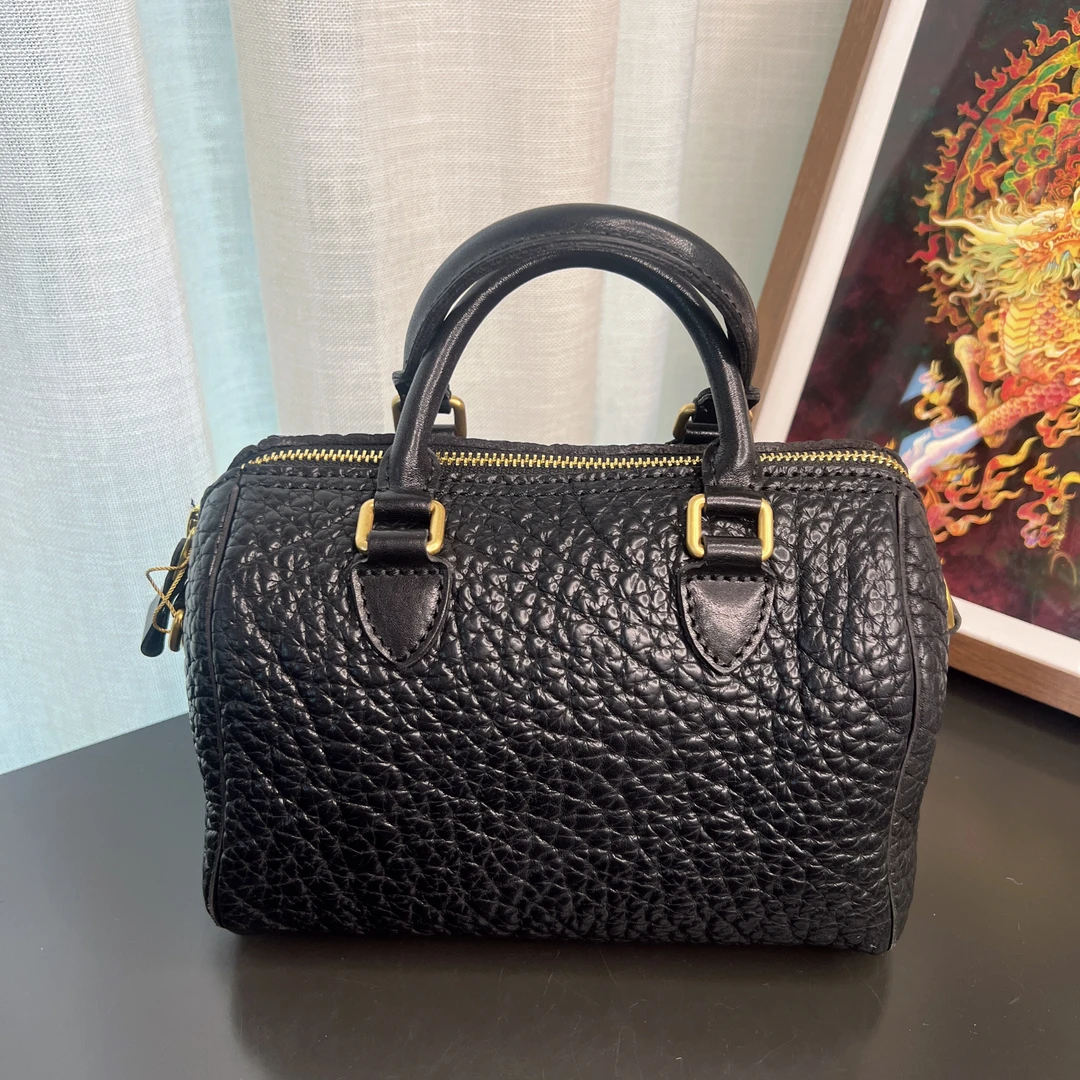 Y29CB011697头层植鞣牛皮包包22*13*15cm