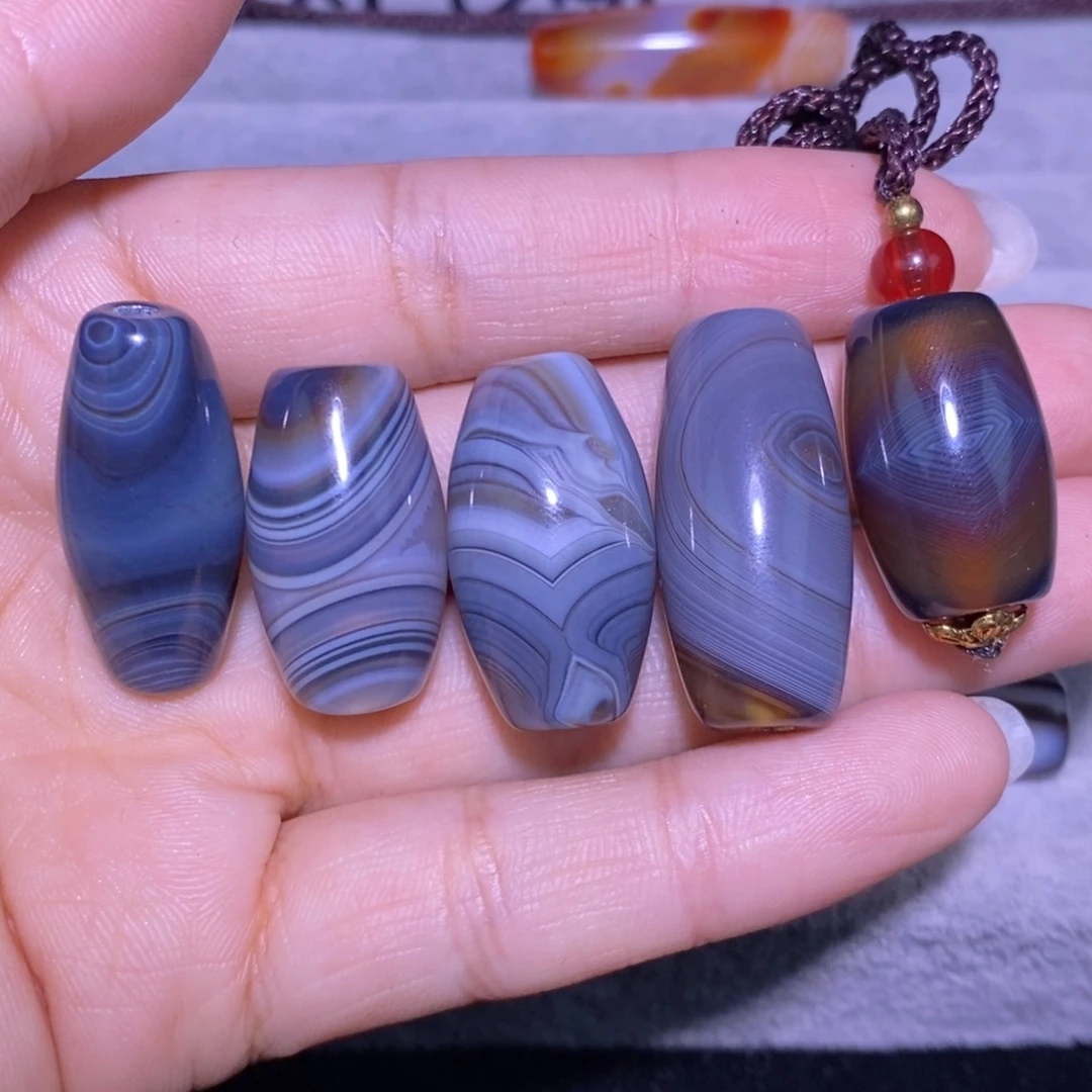 泽***雨未镶嵌玛瑙/玉髓珠宝奇石