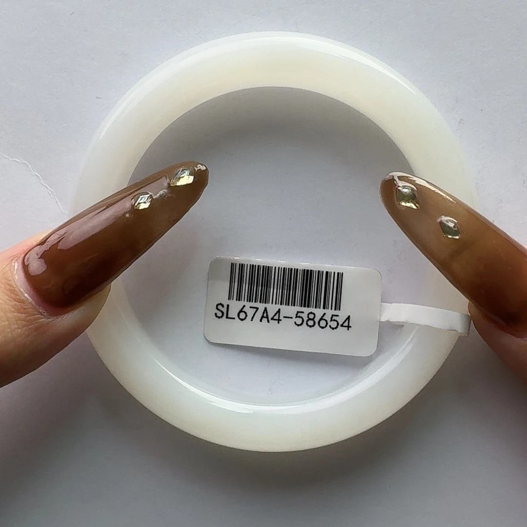 陈***芽和田玉未镶嵌手镯55