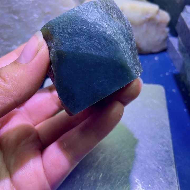 和田玉未镶嵌珠宝半成品