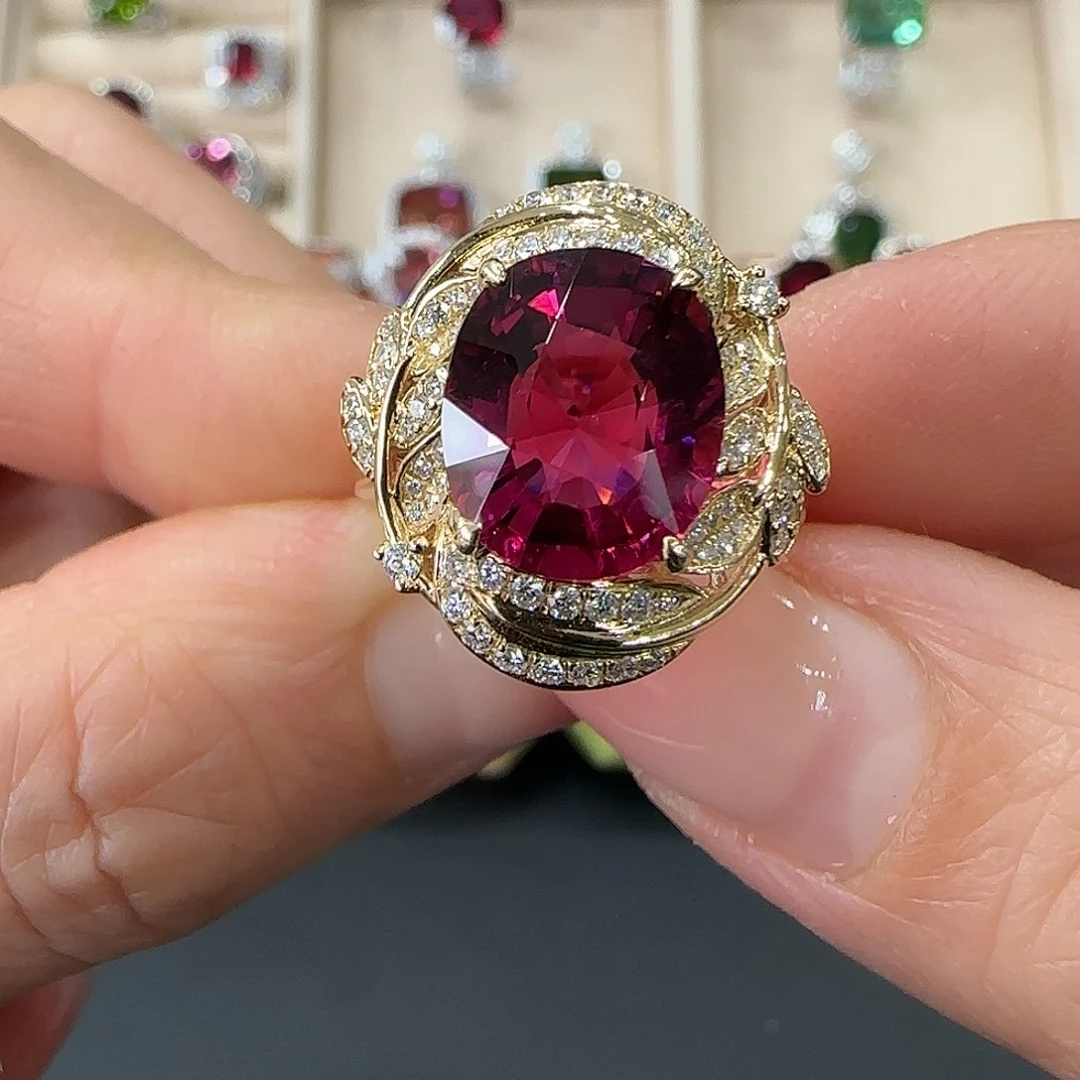 18K金镶嵌碧玺戒指4.71ct