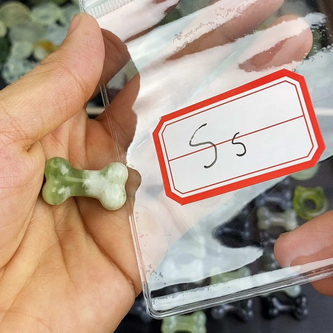 蛇纹石玉颈饰未镶嵌甙