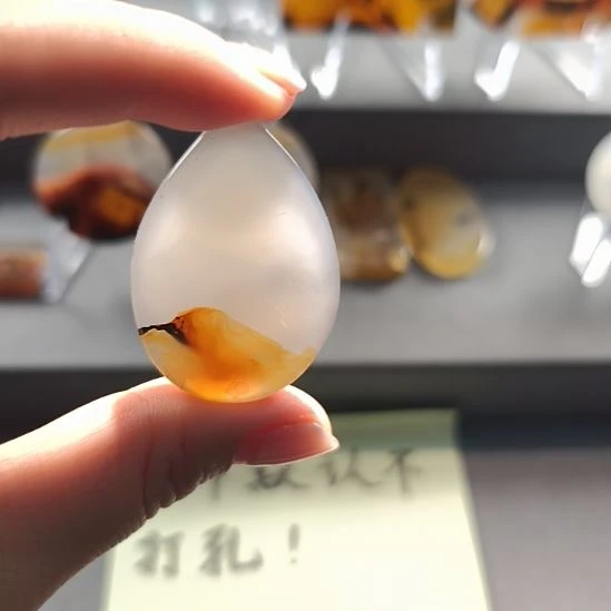玛瑙/玉髓合金颈饰小鸟吊坠