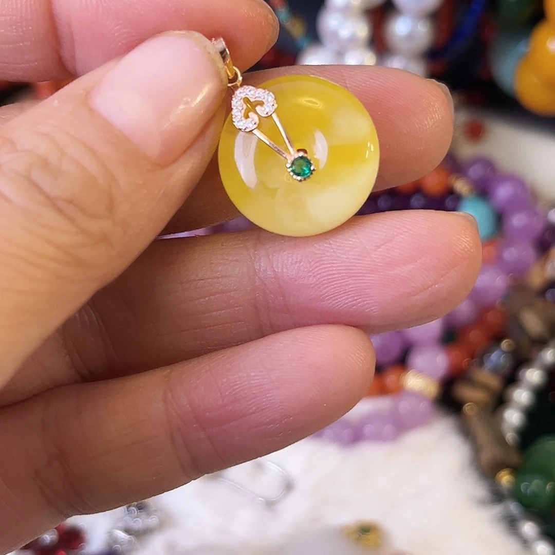 和田玉未镶嵌车挂