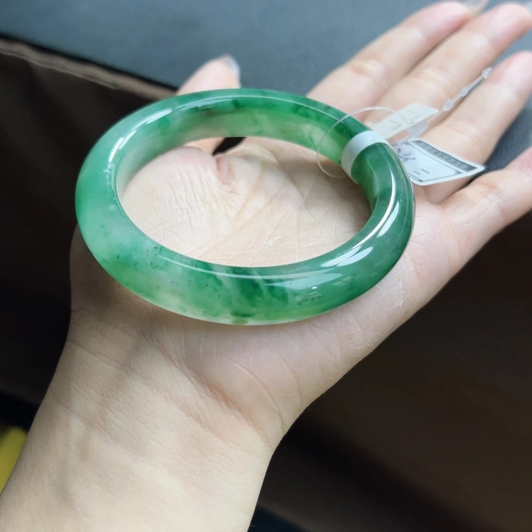 石英质玉手镯未镶嵌五*57