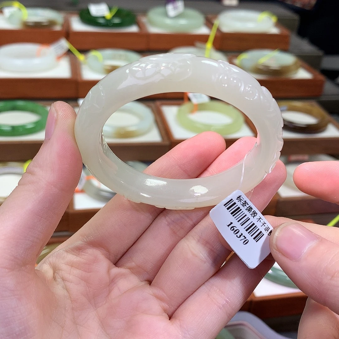 和田玉未镶嵌手镯50+