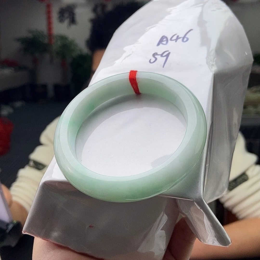 翡翠手镯未镶嵌颜色多样性发拍一发一