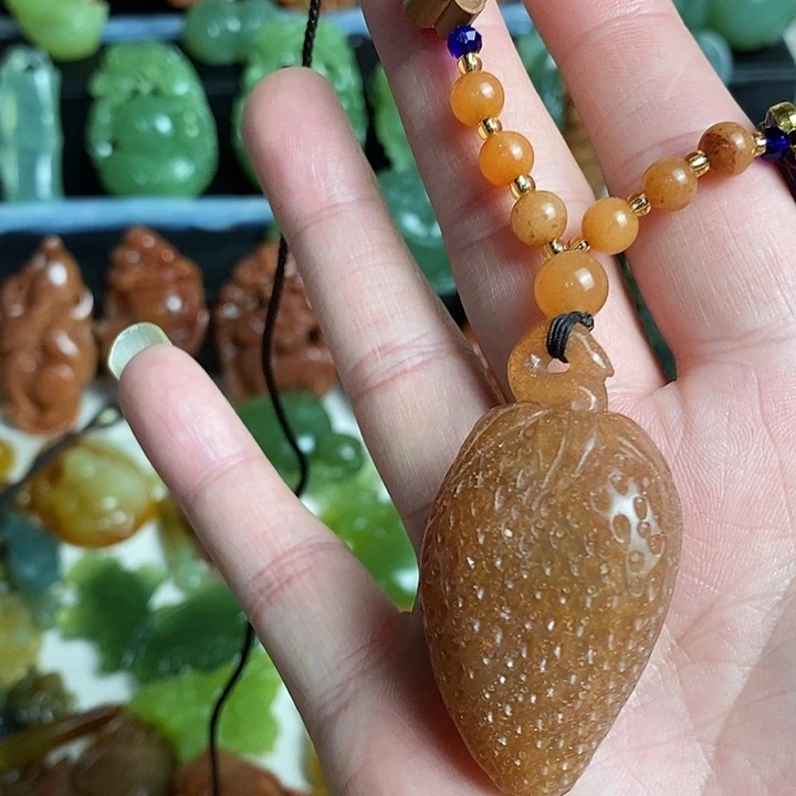 未镶嵌蛇纹石玉颈饰