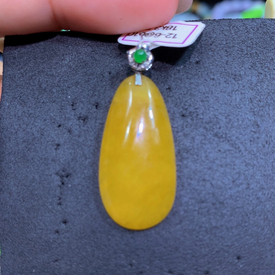 翡翠18K金镶嵌颈饰翡翠