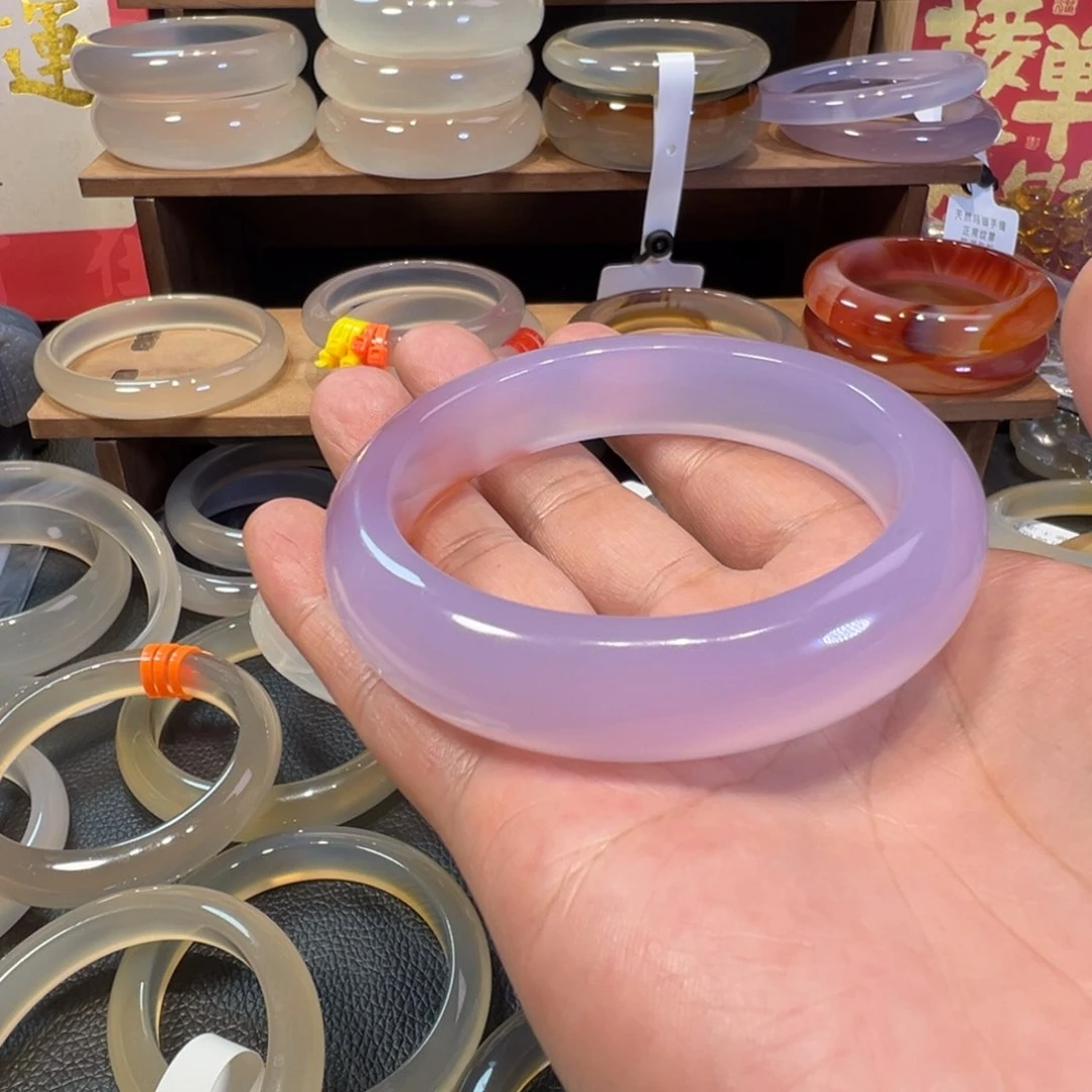 甜****玛瑙/玉髓手镯未镶嵌