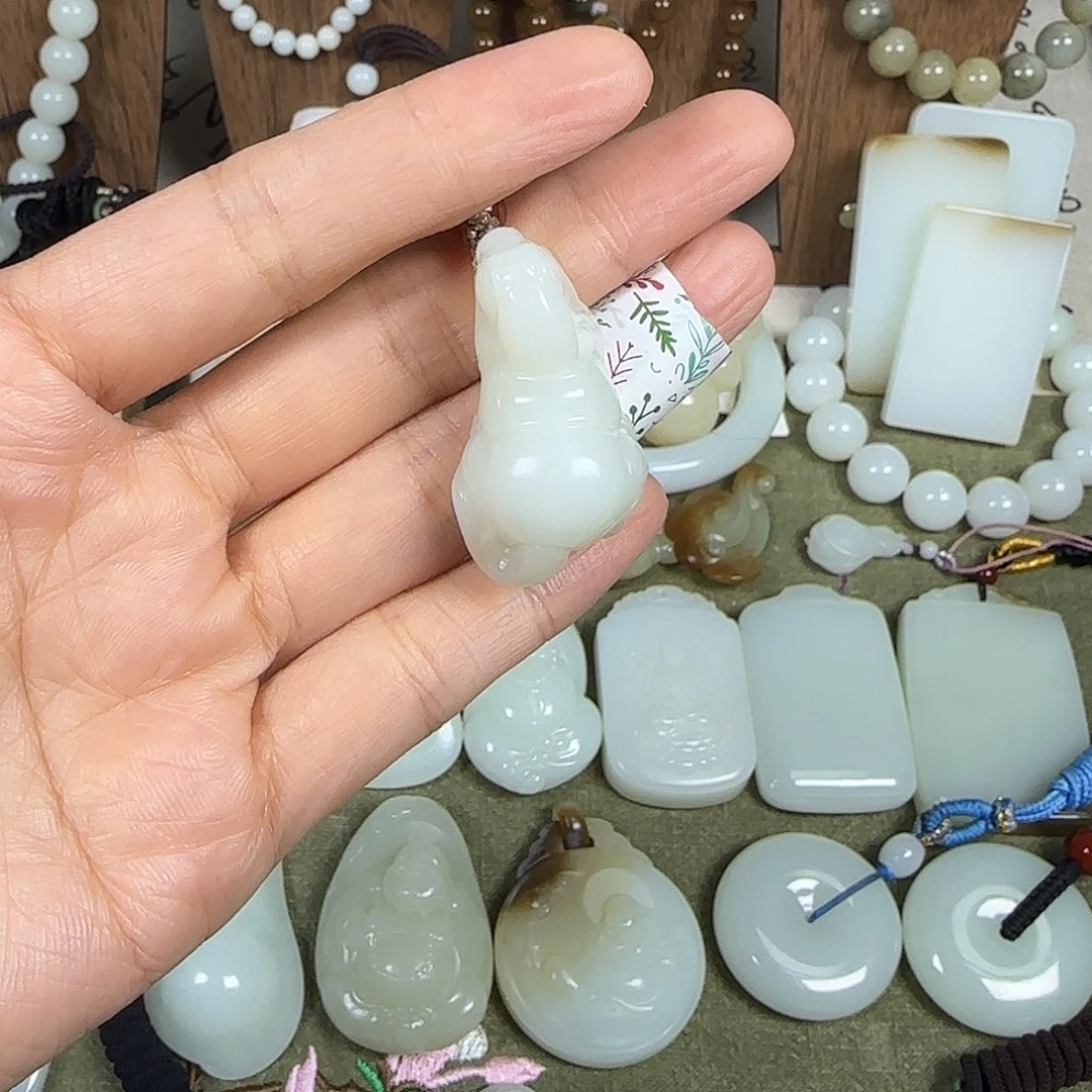 和田玉未镶嵌颈饰