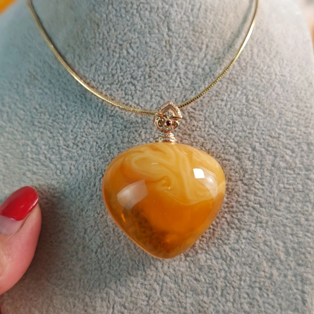 蜜蜡吊坠(赠链)18K金镶嵌